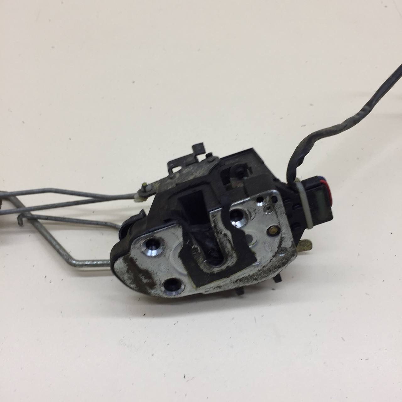 Замок двери передней левой Kia Spectra (SD) 2004-2011