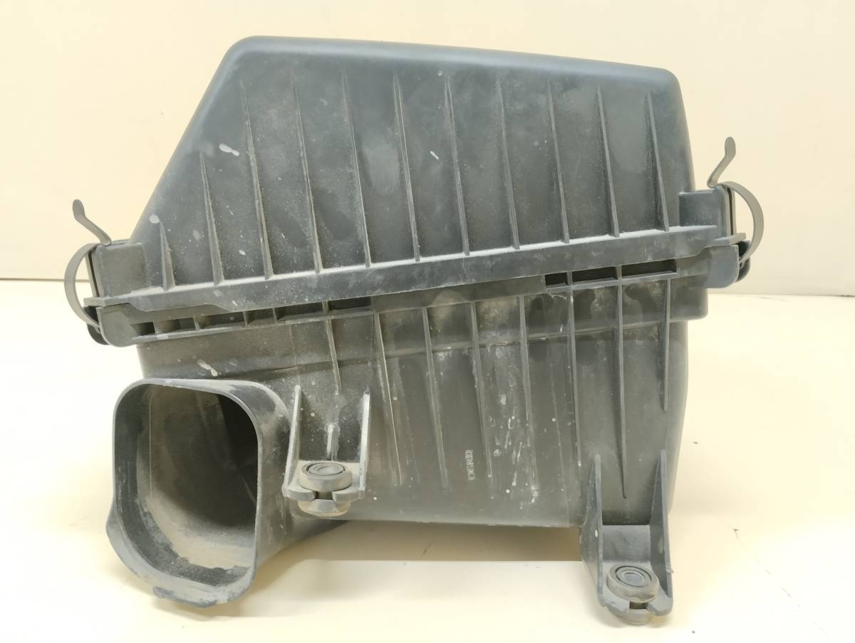 Корпус воздушного фильтра Hyundai ix55 2007-2013 Корпус воздушного фильтра Hyundai ix55 2007-2013