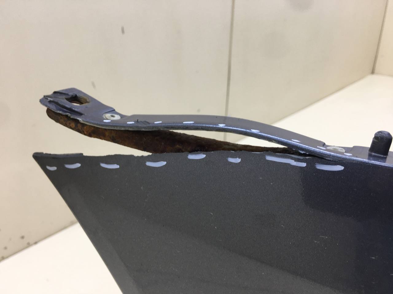 Бампер передний Mitsubishi Lancer 9  (CS/Classic) 2000-2011