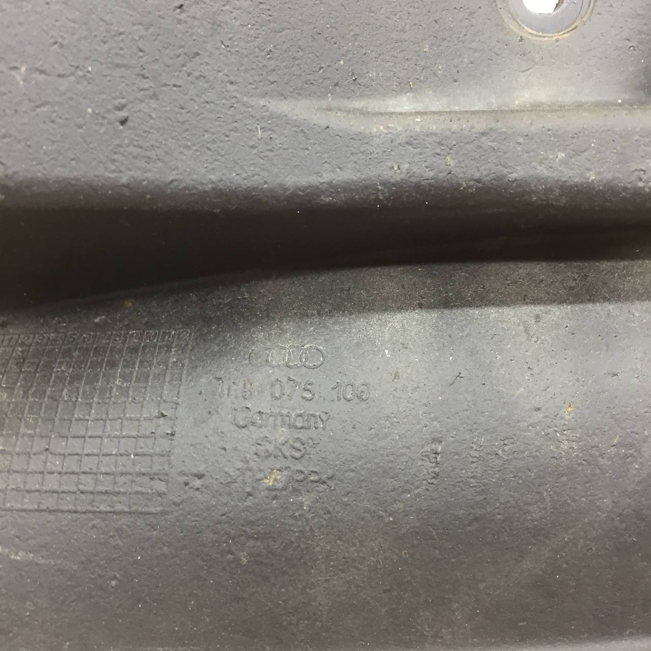 Брызговик задний левый Audi A7 (C8) 2017>