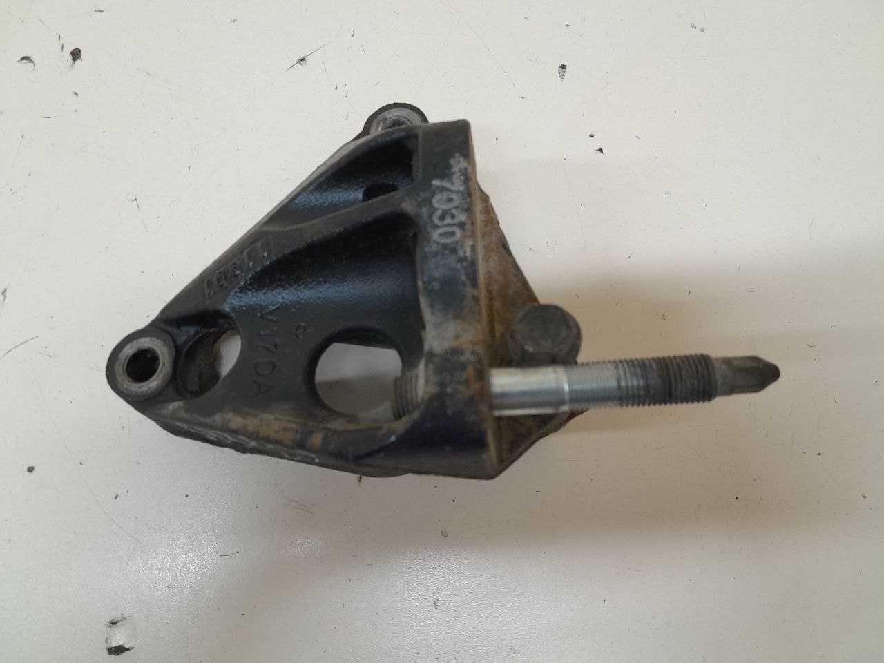 Кронштейн двигателя правый Toyota Rav 4 (A30) 2006-2013