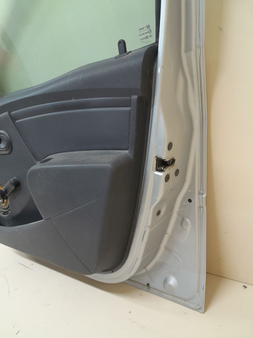 Дверь передняя правая Renault Logan (1) 2005-2014 Дверь передняя правая Renault Logan (1) 2005-2014