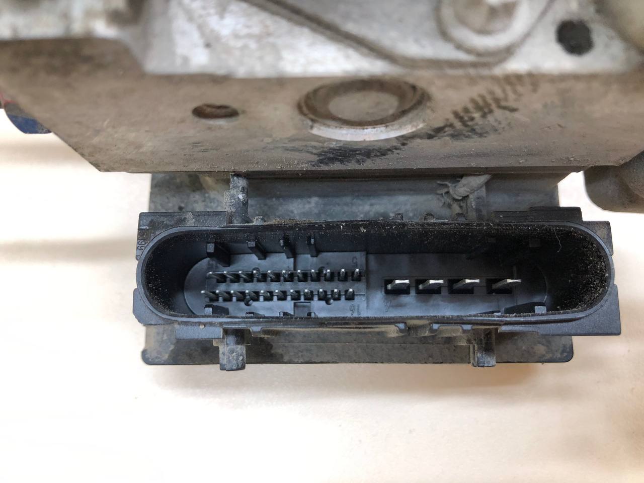 Блок ABS (насос) Nissan Almera 3 (G11, G15) 2012>