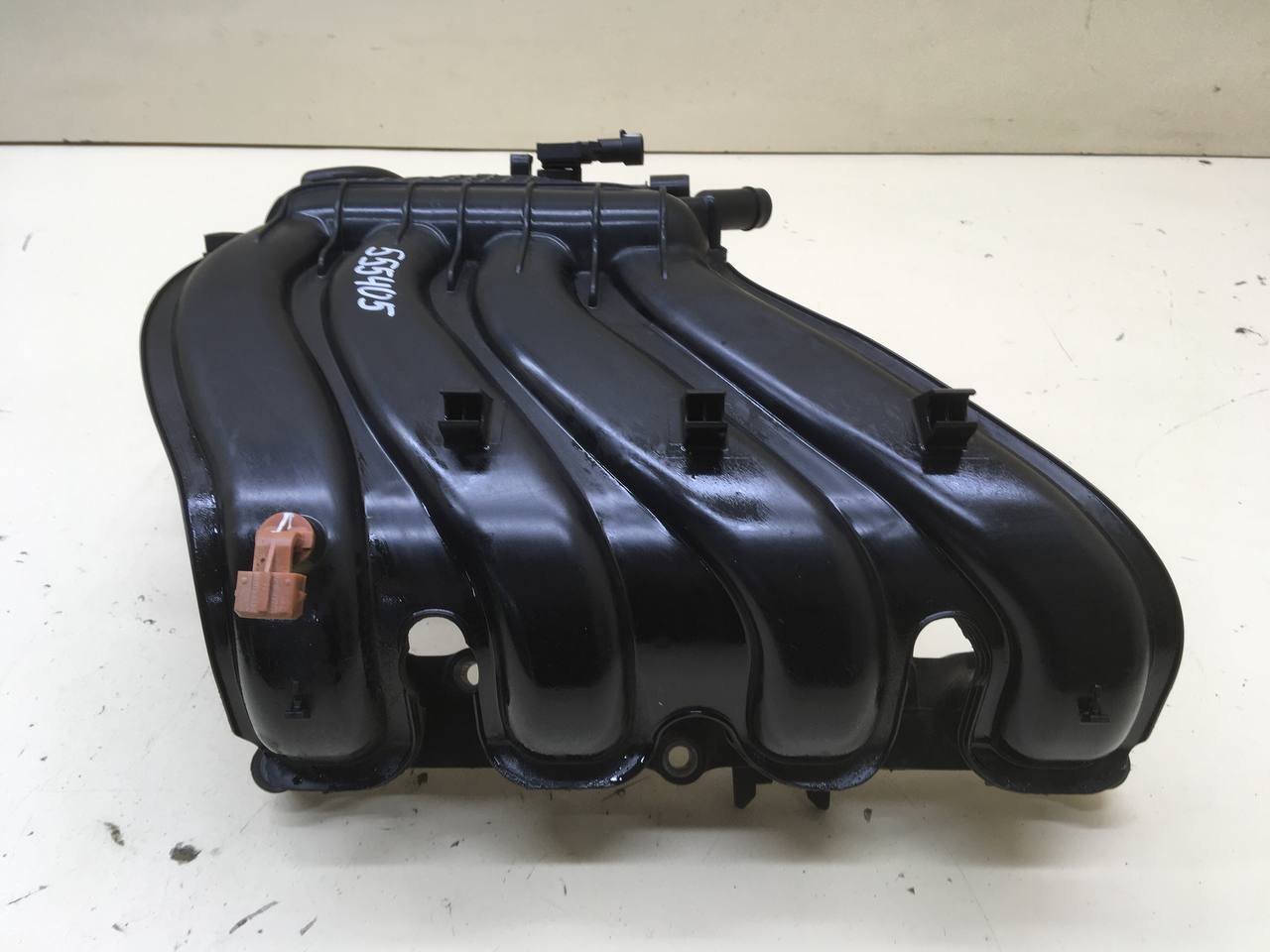 Коллектор впускной Renault Sandero Stepway (5S) 2014-2022 Коллектор впускной Renault Sandero Stepway (5S) 2014-2022