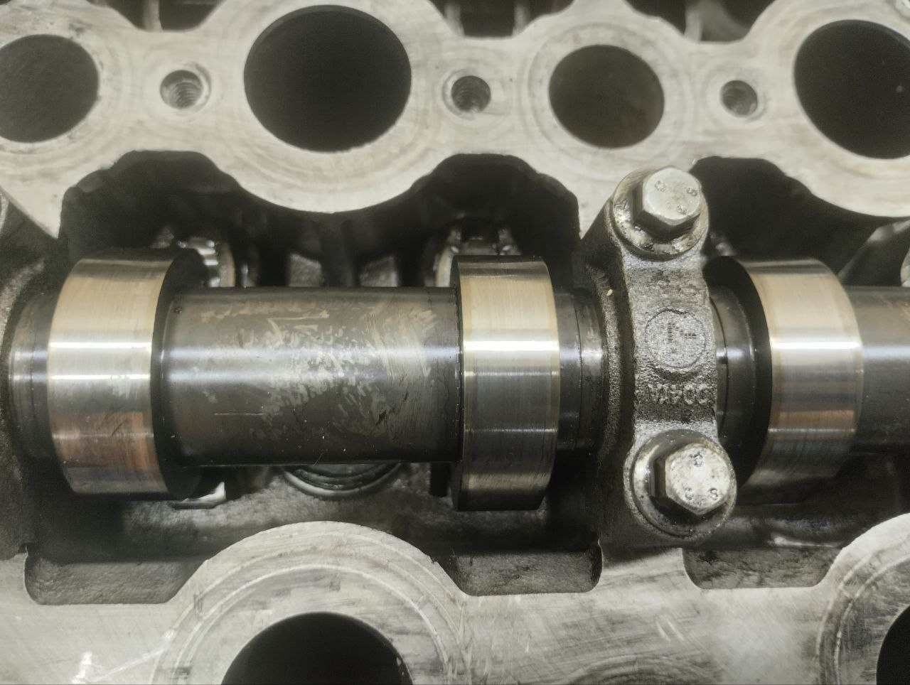 Головка блока цилиндров Land Rover Discovery 3 (L319) 2004-2009 Головка блока цилиндров Land Rover Discovery 3 (L319) 2004-2009