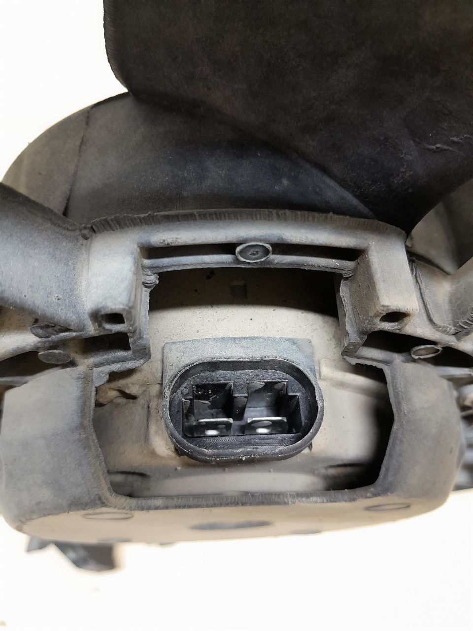 Диффузор вентилятора Renault Duster (HSA, HSM) 2012> Диффузор вентилятора Renault Duster (HSA, HSM) 2012>