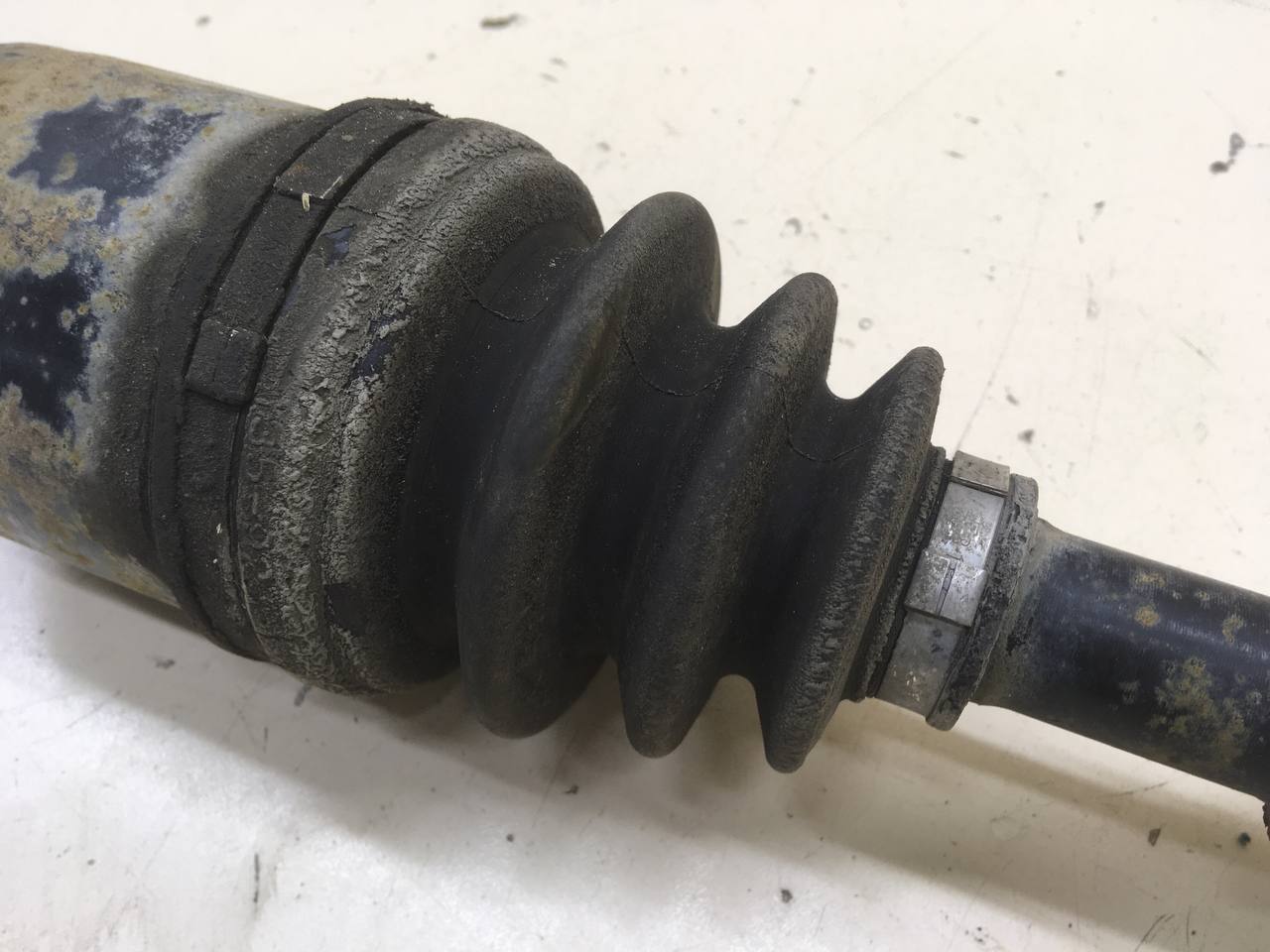 Полуось передняя левая Mazda Mazda 6 (GG) 2002-2007 Полуось передняя левая Mazda Mazda 6 (GG) 2002-2007