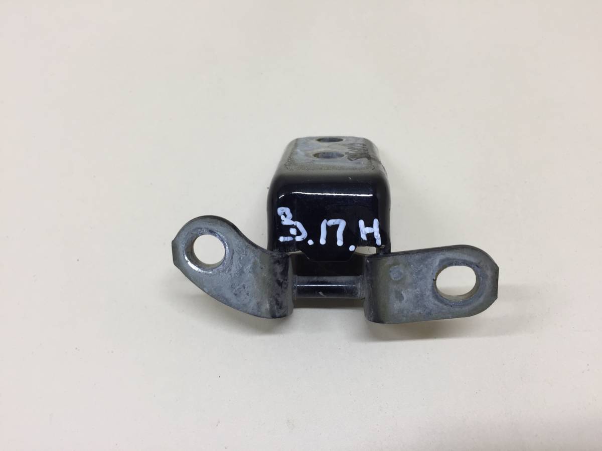 Петля двери задней правой нижняя Toyota Camry (V50) 2011-2017