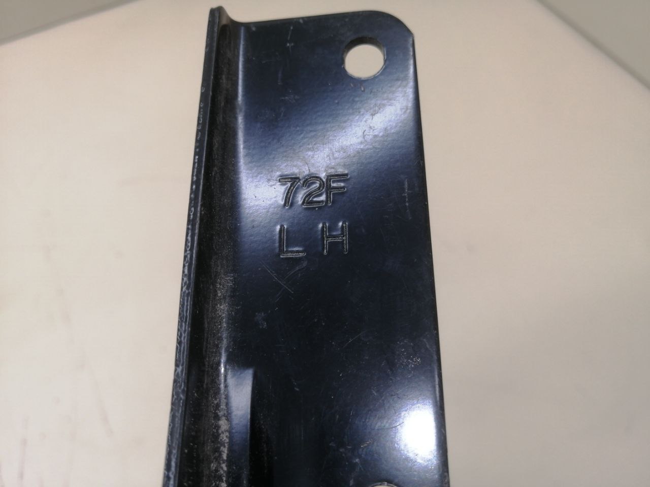 Петля капота левая Subaru Forester (SG/S11) 2002-2008