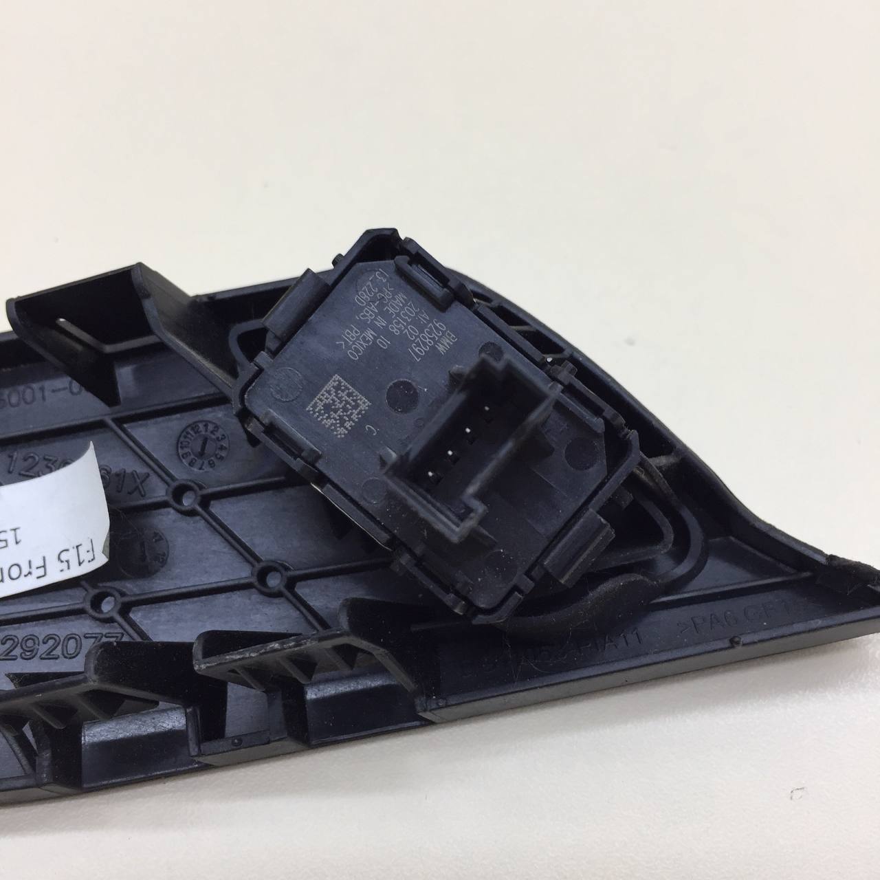 Кнопка центрального замка BMW X5 F15/F85 2013-2018