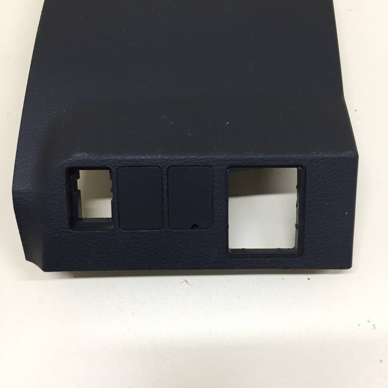 Накладка (кузов внутри) Toyota Rav 4 (XA40) 2013-2019 Накладка (кузов внутри) Toyota Rav 4 (XA40) 2013-2019