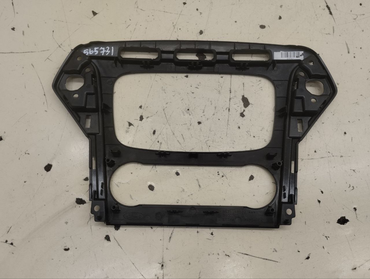 Рамка магнитолы Ford Mondeo 4 2007-2015