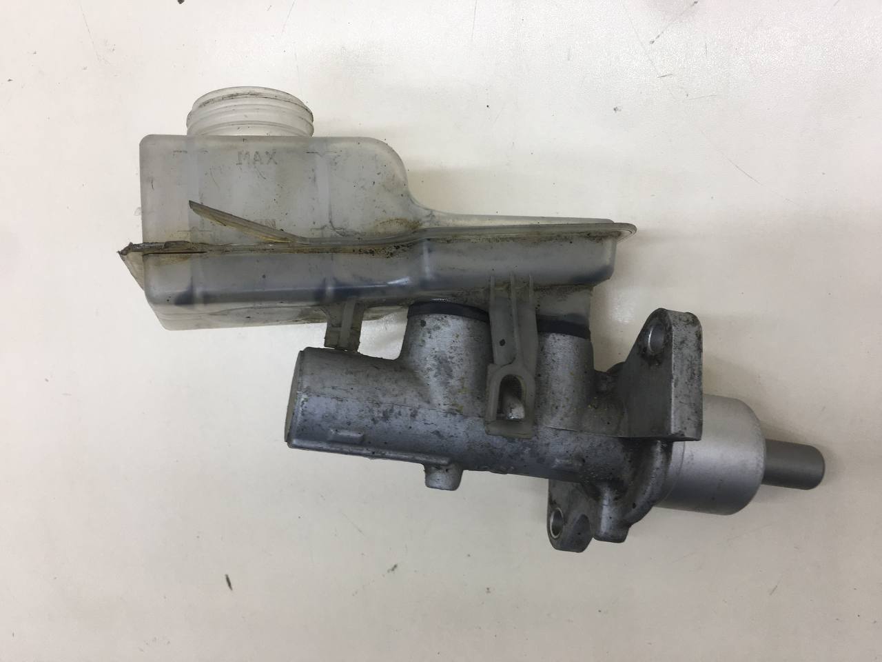 Цилиндр тормозной главный Lada Granta 2011>