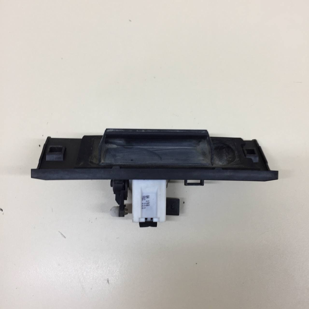 Ручка открывания багажника Peugeot 206 1998-2012 Ручка открывания багажника Peugeot 206 1998-2012