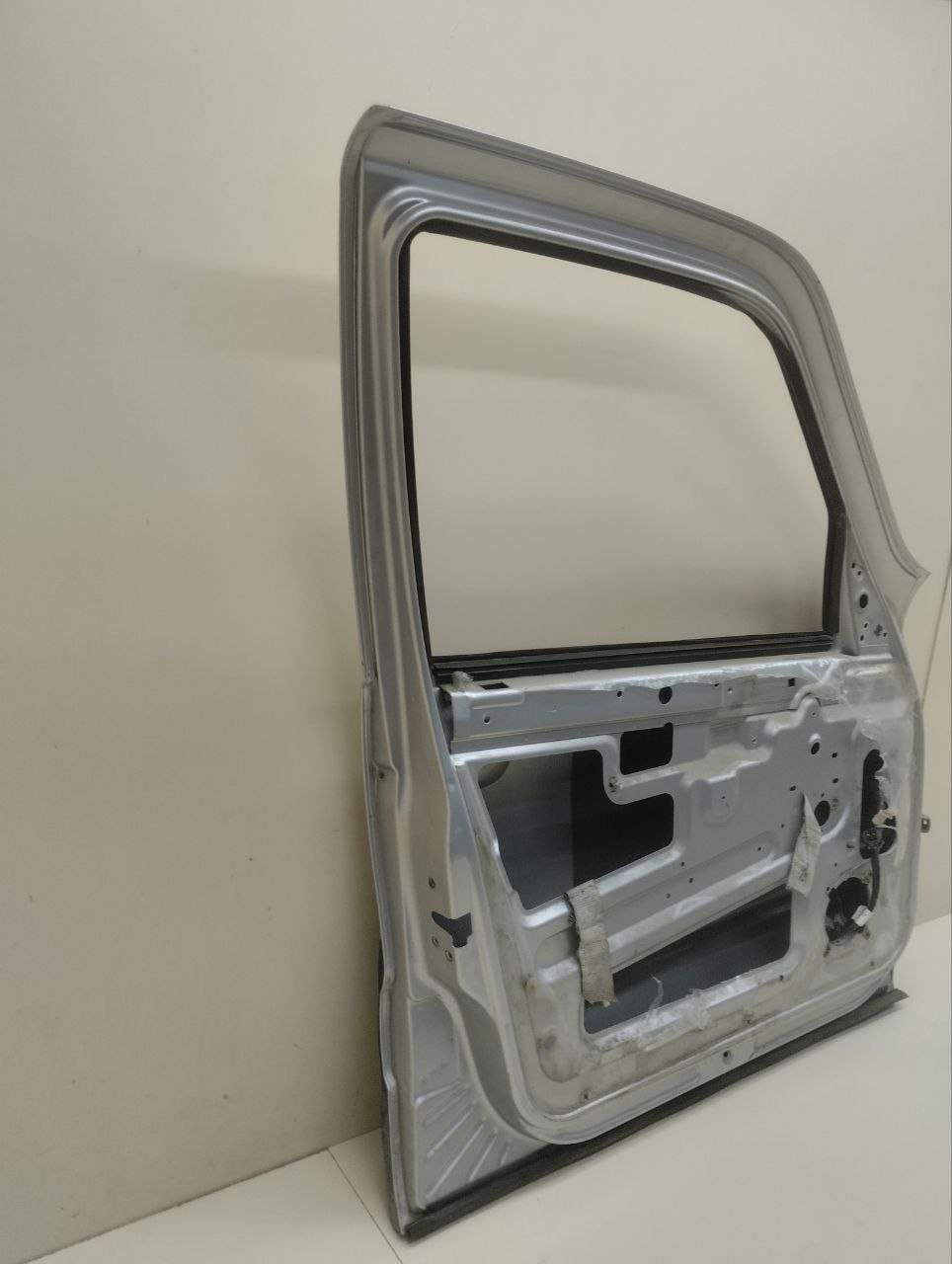 Дверь передняя левая Chevrolet Niva 2009-2020