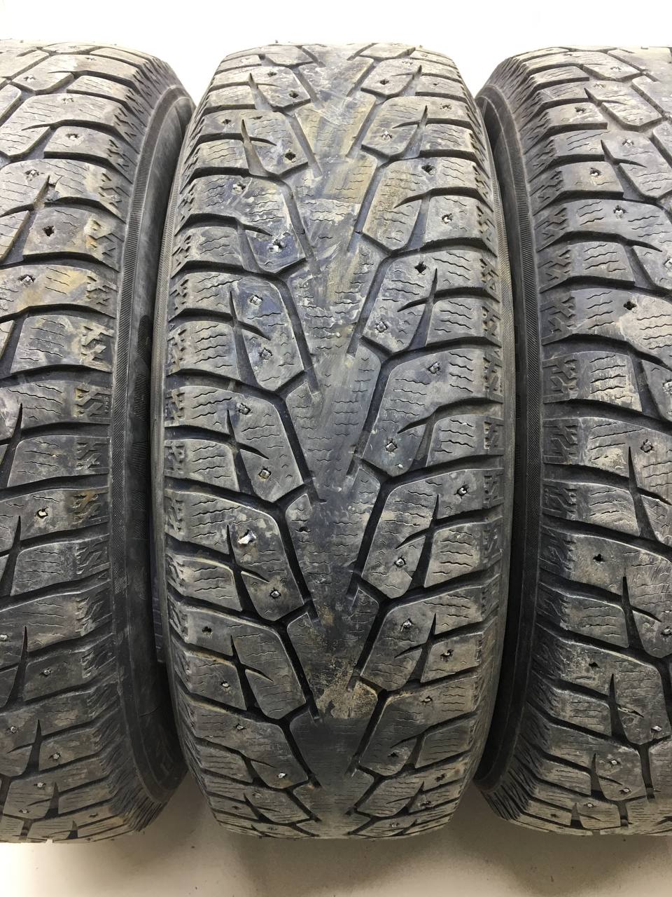 Шины к-кт R16 Зимние шипованные Yokohama Ice GUARD. 