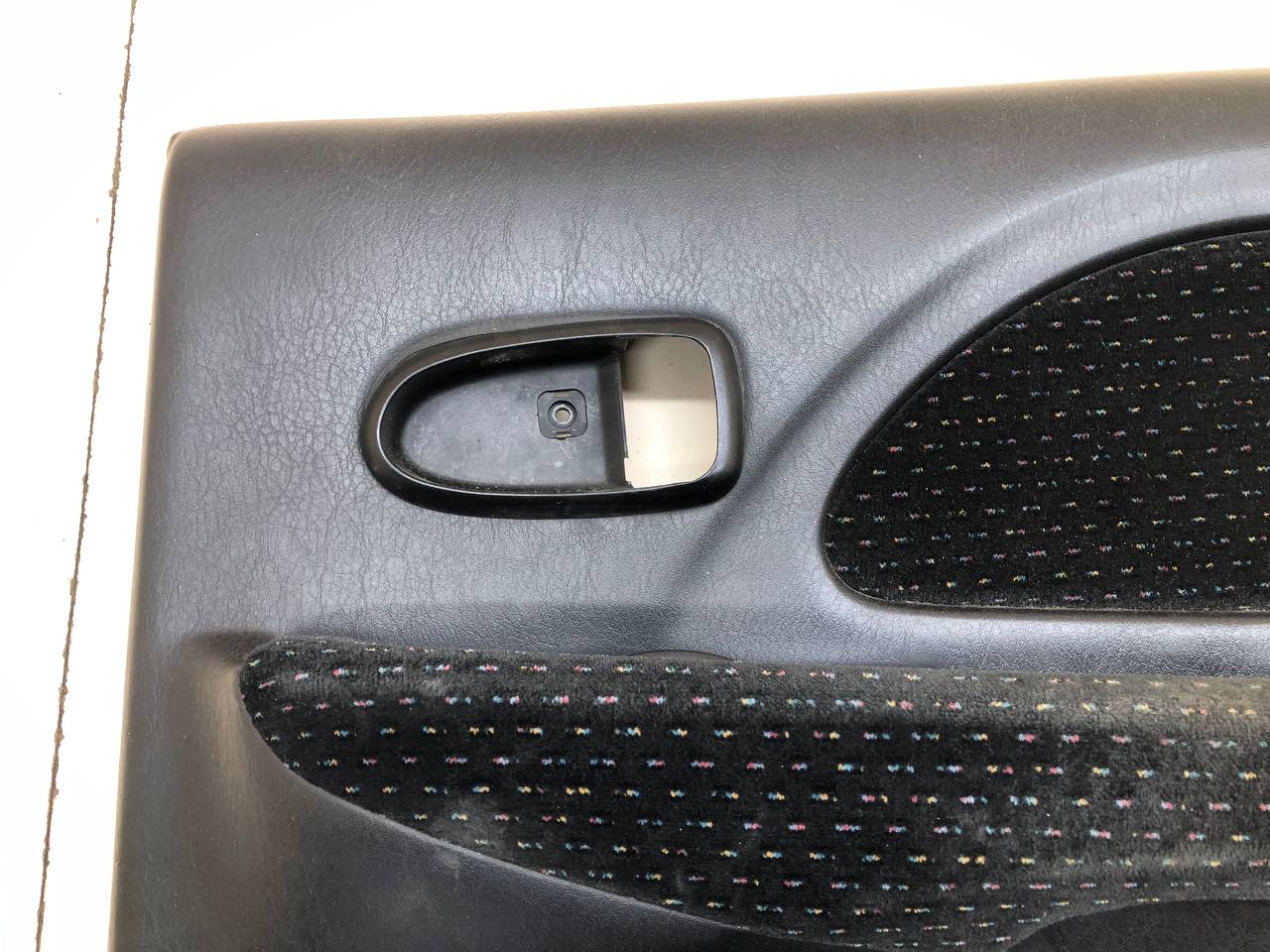 Обшивка двери задней правой Hyundai Sonata 4 (EF,Tagaz) 2001-2012