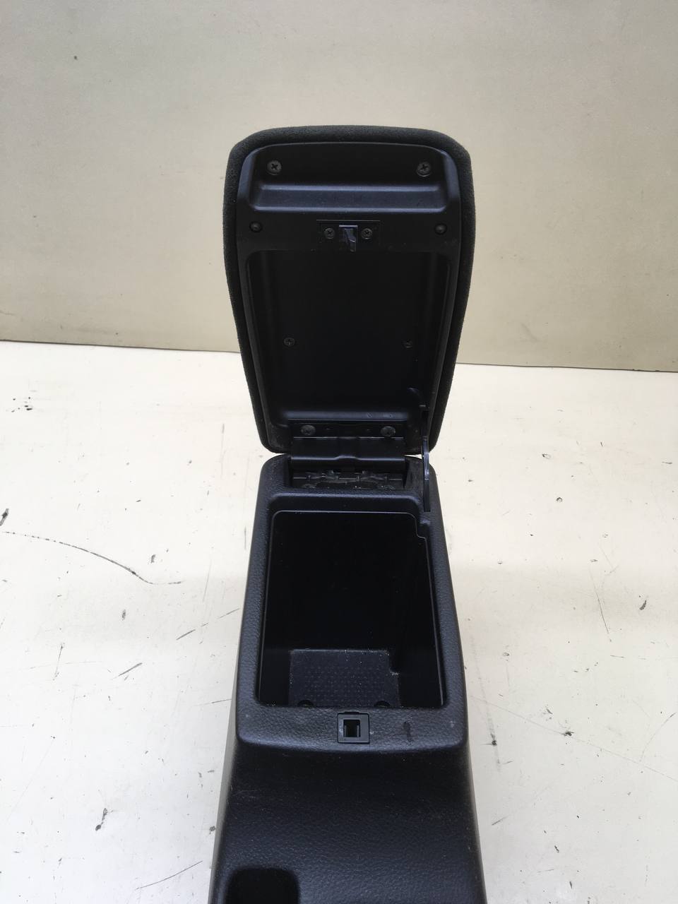 Консоль центральная Mitsubishi Lancer 9  (CS/Classic) 2000-2011