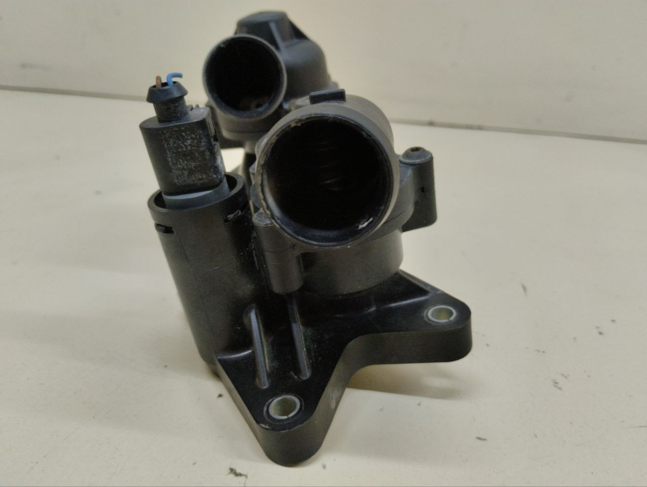 Корпус термостата Volkswagen Polo (MK5) 2011-2020 Корпус термостата Volkswagen Polo (MK5) 2011-2020