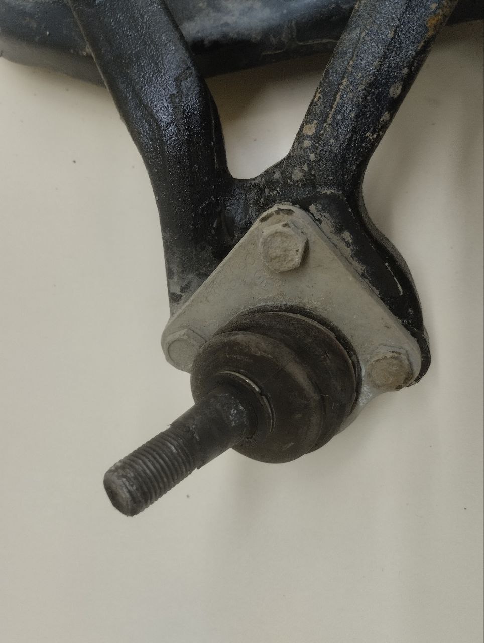 Рычаг передний нижний правый Chevrolet Niva 2009-2020