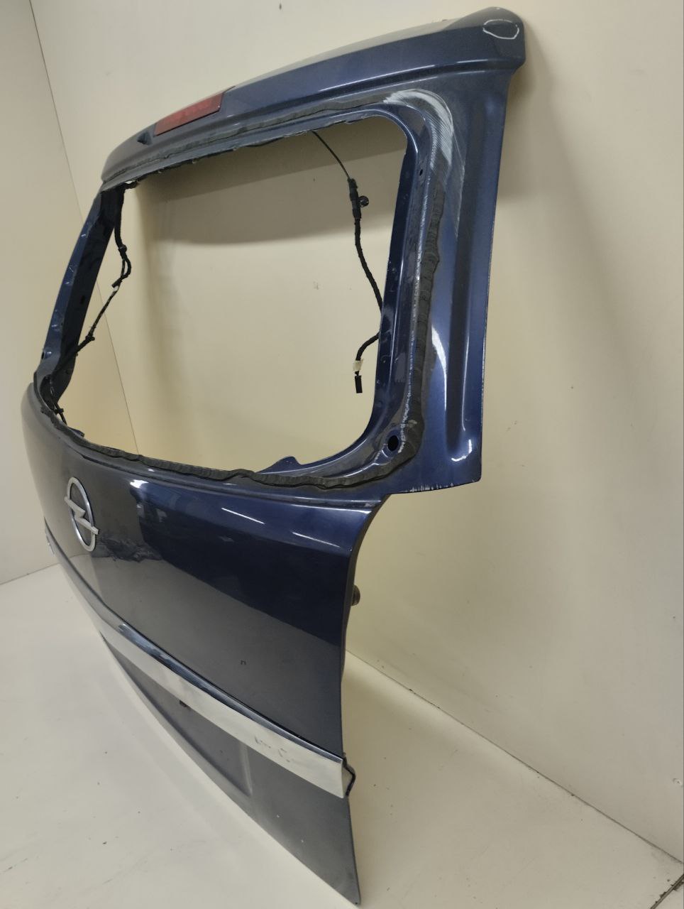 Дверь багажника Opel Zafira (B) 2005-2012