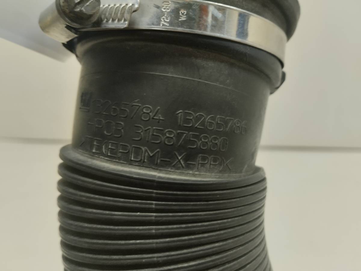 Патрубок воздушного фильтра Opel Astra J 2010-2017