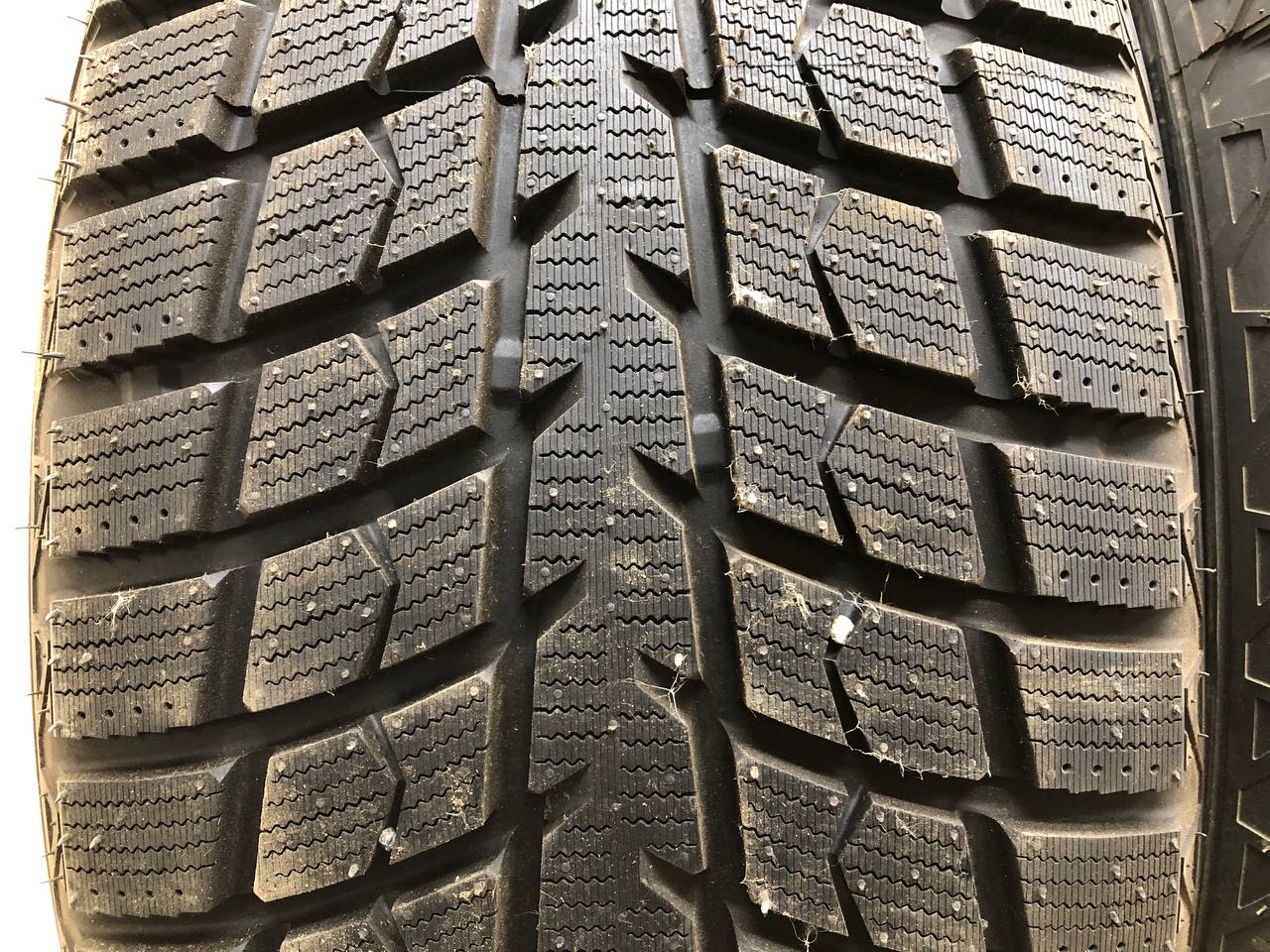 Шины к-кт R21 Всесезонные WINTER DEFENDER