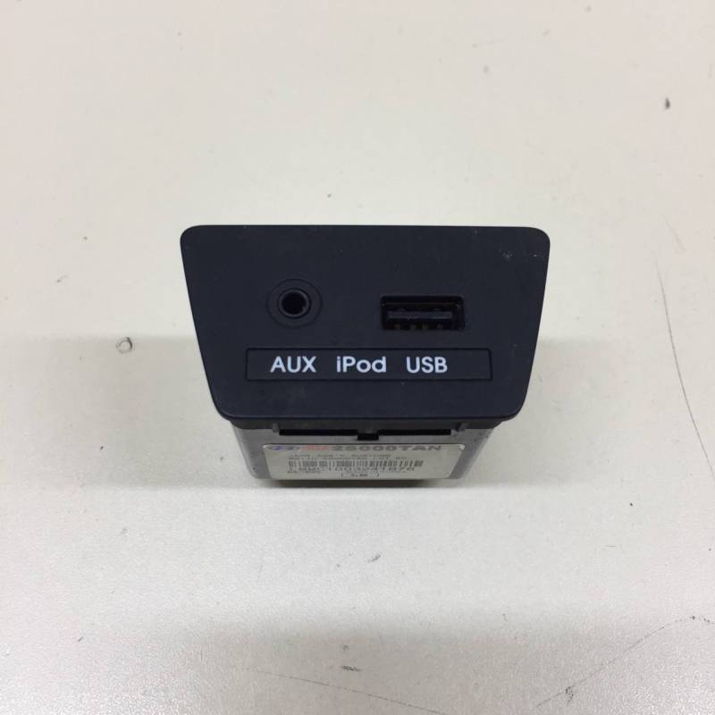 Разъем (USB AUX) Hyundai ix35 (LM) 2010-2015 Разъем (USB AUX) Hyundai ix35 (LM) 2010-2015