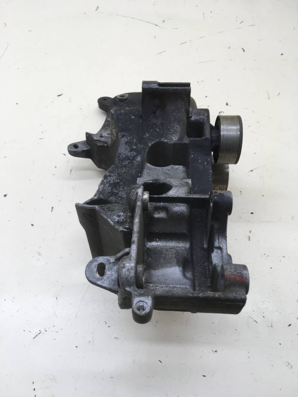 Кронштейн генератора Nissan Almera 3 (G11, G15) 2012> Кронштейн генератора Nissan Almera 3 (G11, G15) 2012>