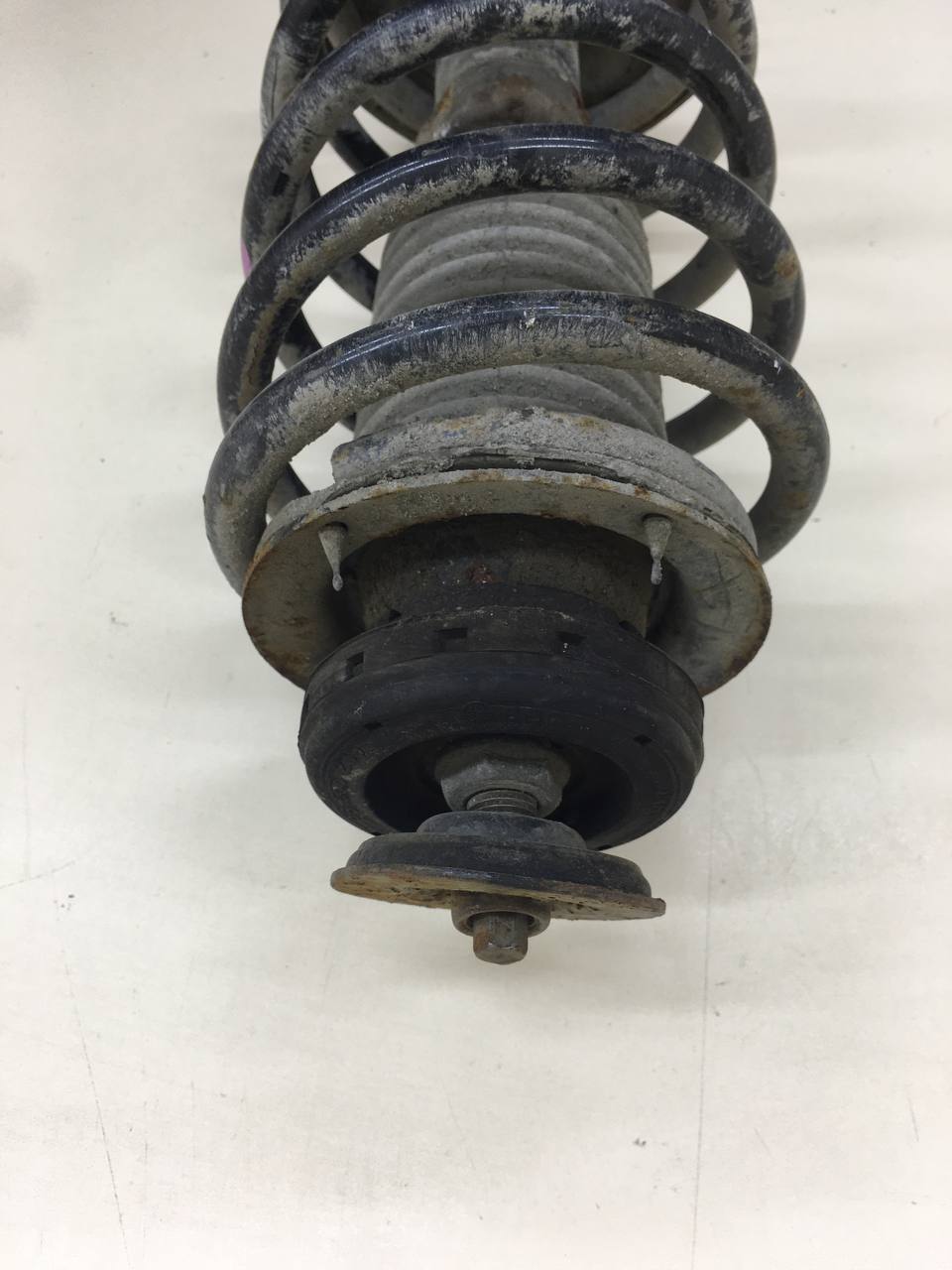 Амортизатор передний правый Chevrolet Aveo T200 2003-2008