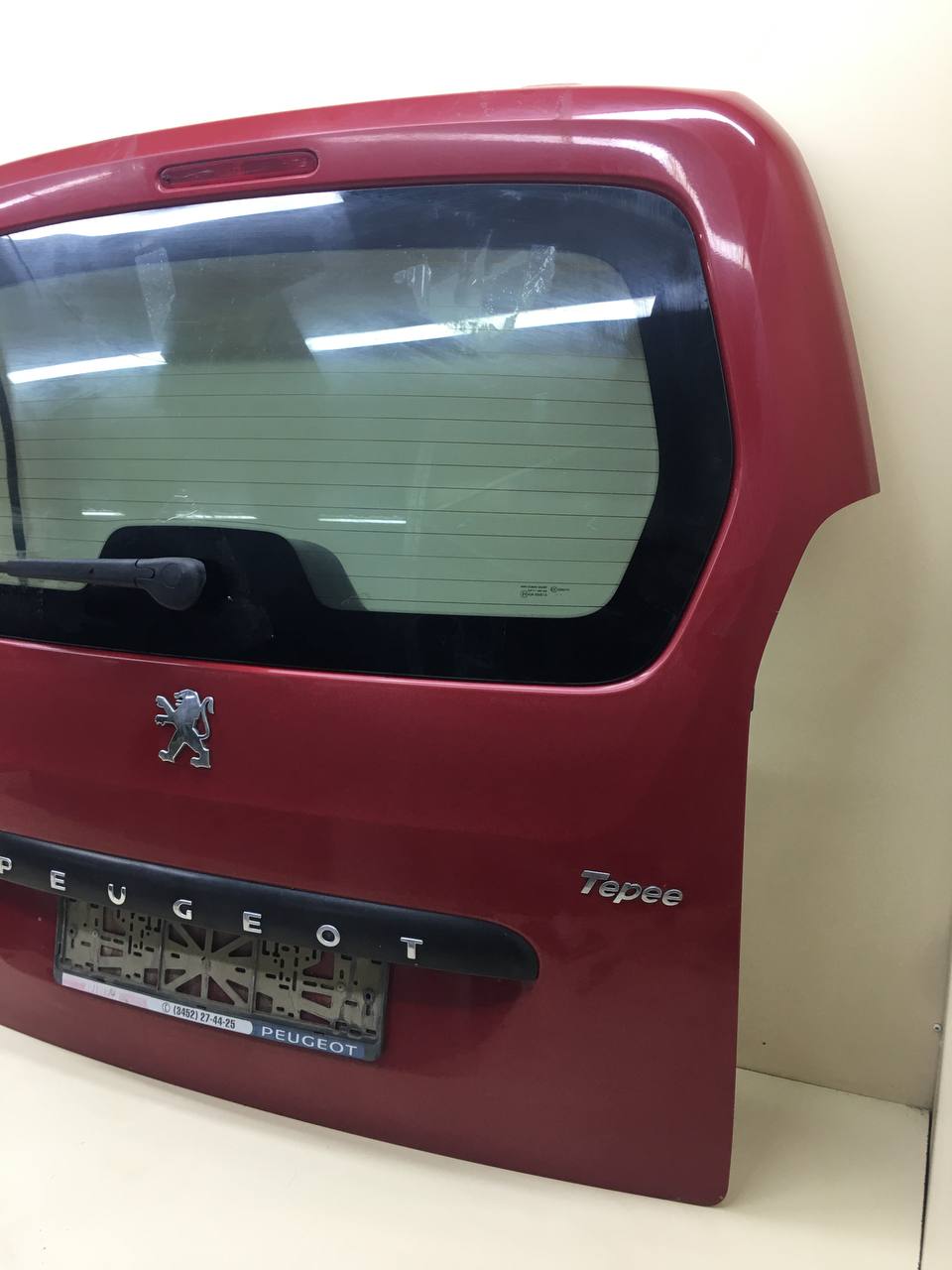 Дверь багажника со стеклом Peugeot Partner Tepee (B9) 2008-2018 Дверь багажника со стеклом Peugeot Partner Tepee (B9) 2008-2018