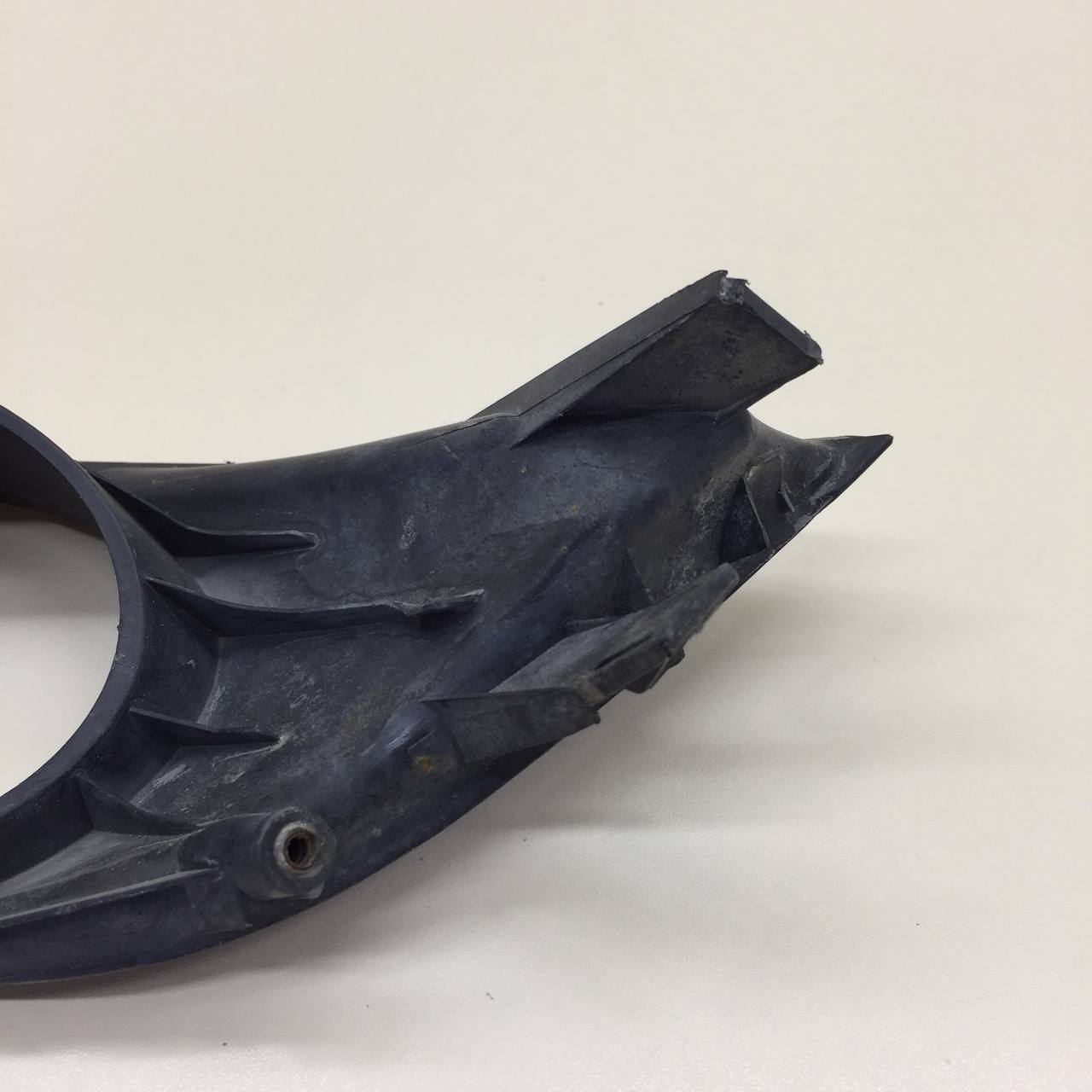 Рамка противотуманной фары правой Toyota Auris (E150) 2006-2012