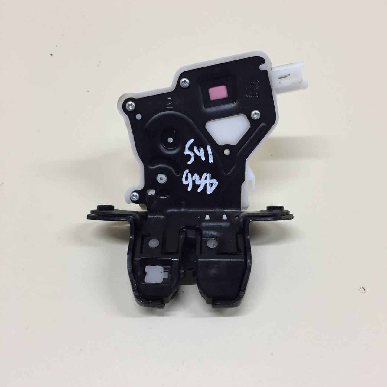Замок багажника Nissan Qashqai (J11) 2014> Замок багажника Nissan Qashqai (J11) 2014>