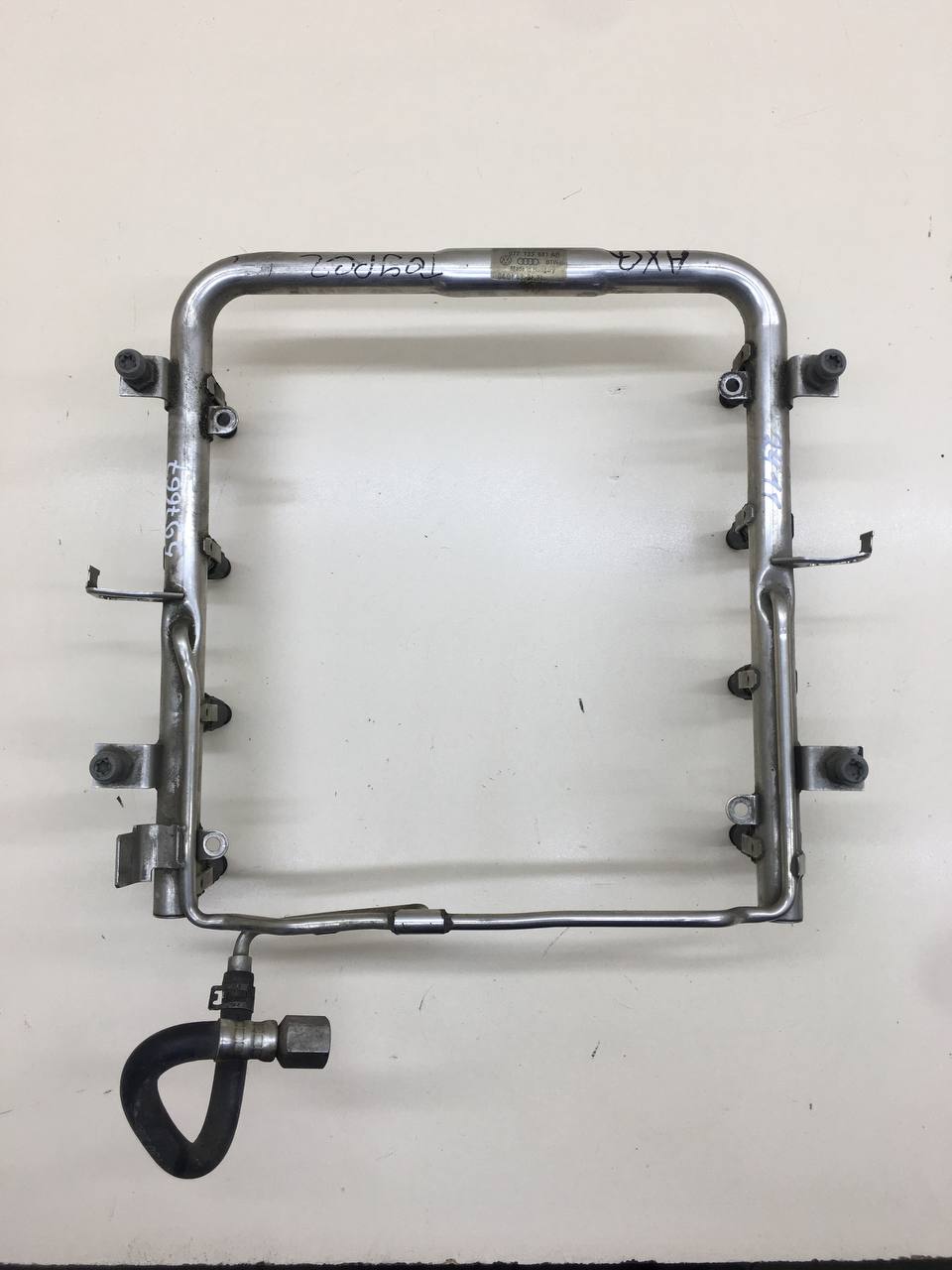 Рейка топливная (рампа) Volkswagen Touareg (7L) 2002-2010