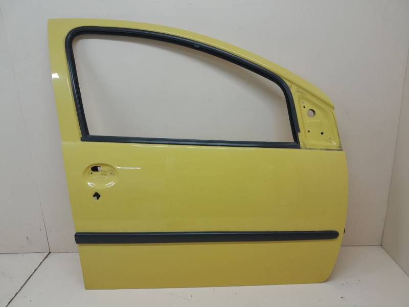 Дверь передняя правая Peugeot 107 2006-2014