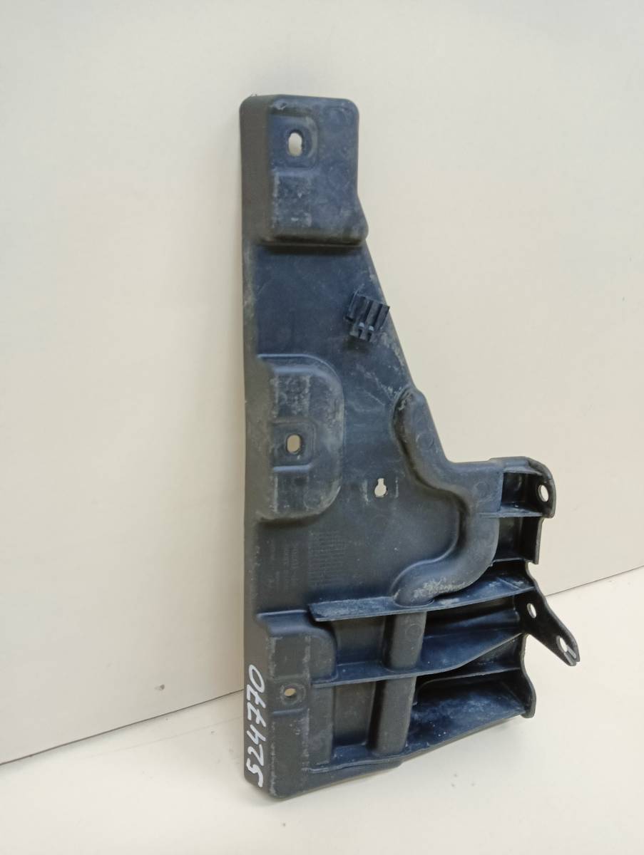 Кронштейн заднего бампера правый Hyundai ix55 2007-2013