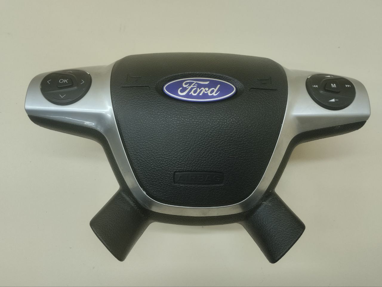 Подушка безопасности в рулевое колесо Ford Focus 3 2011>