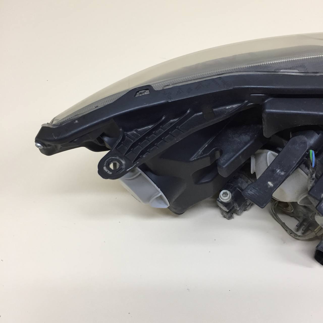 Фара левая Lada Vesta 2015>