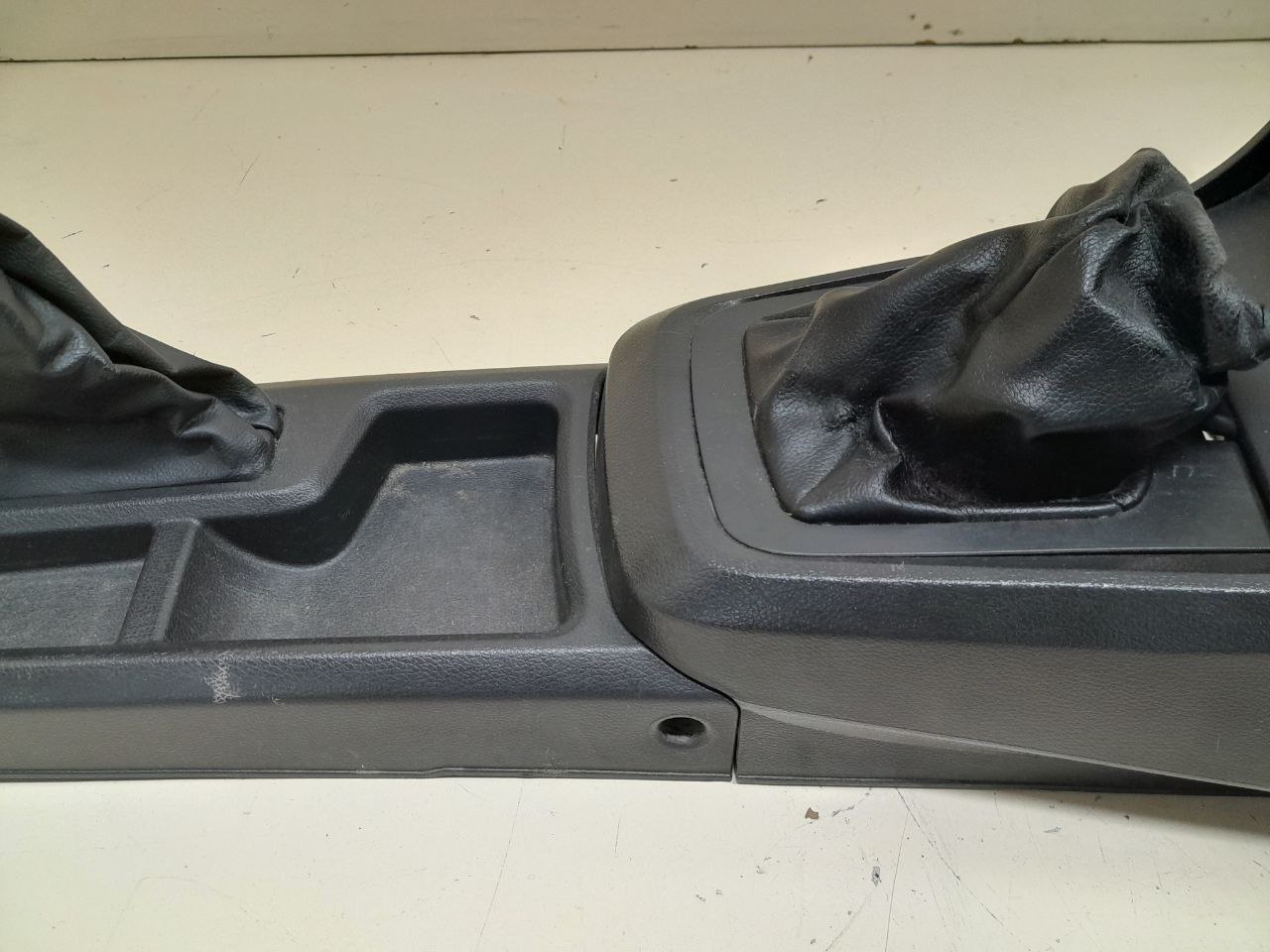 Консоль центральная Daewoo Nexia (N150) 2008-2016 Консоль центральная Daewoo Nexia (N150) 2008-2016