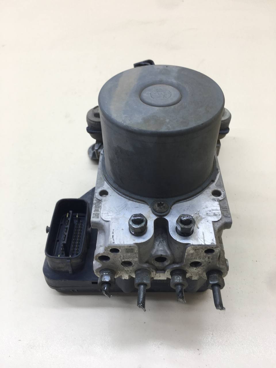 Блок ABS (насос) Toyota Rav 4 (A30) 2006-2013