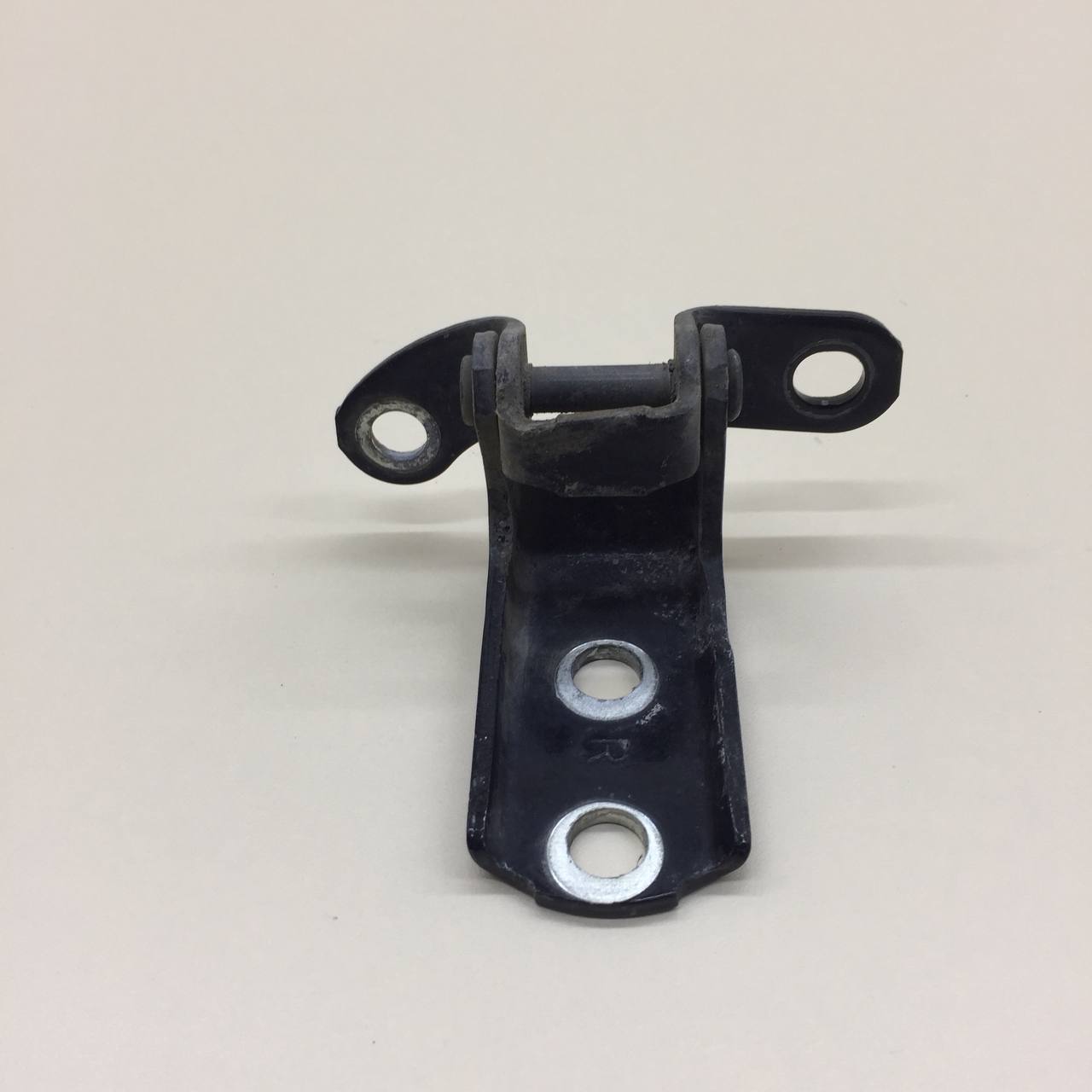 Петля двери задней правой нижняя Toyota Rav 4 (A30) 2006-2013 Петля двери задней правой нижняя Toyota Rav 4 (A30) 2006-2013