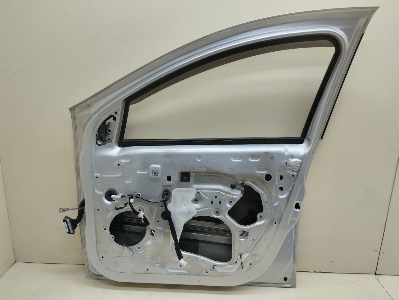 Дверь передняя правая Renault Sandero Stepway (5S) 2014-2022 Дверь передняя правая Renault Sandero Stepway (5S) 2014-2022
