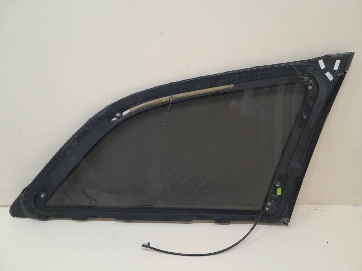 Стекло кузовное глухое левое Audi Q7 (4L) 2005-2015