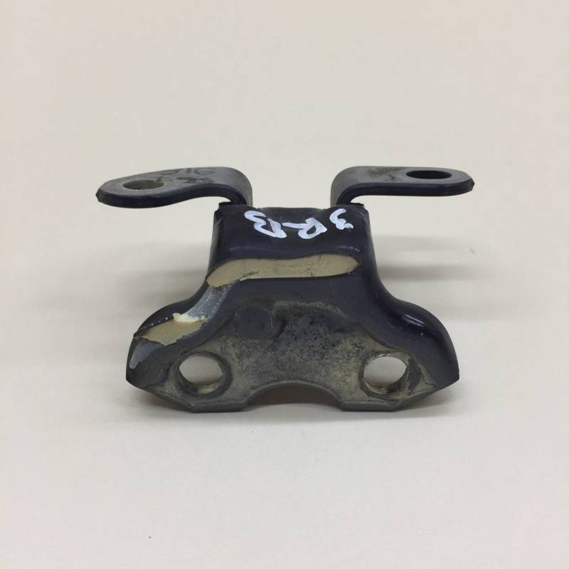 Петля двери задней правой верхняя Toyota Rav 4 (A30) 2006-2013 Петля двери задней правой верхняя Toyota Rav 4 (A30) 2006-2013