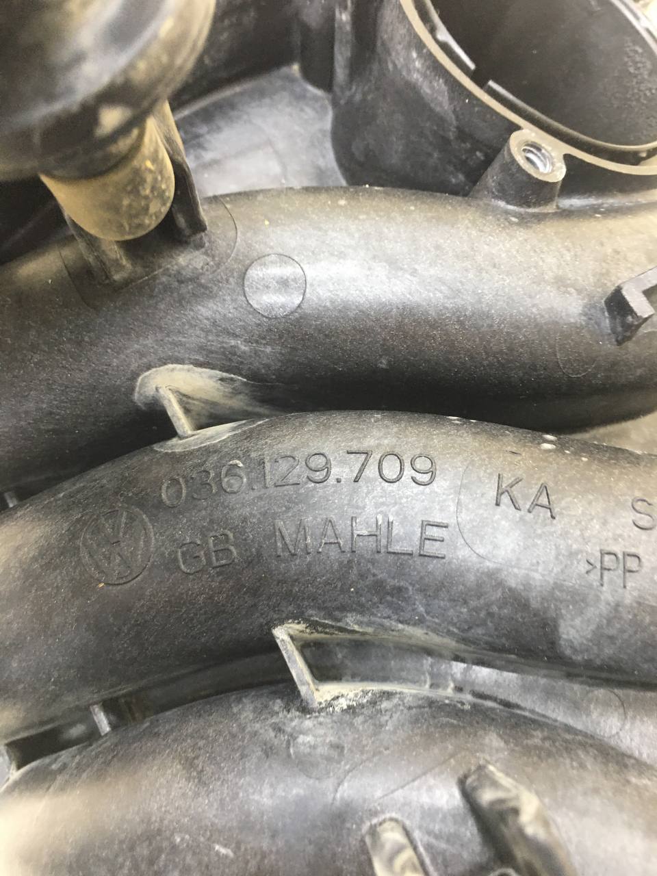 Коллектор впускной Volkswagen Polo (MK5) 2011-2020