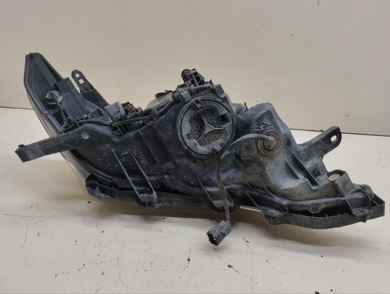 Фара левая Toyota Land Cruiser Prado (J150) 2009-2022 Фара левая Toyota Land Cruiser Prado (J150) 2009-2022