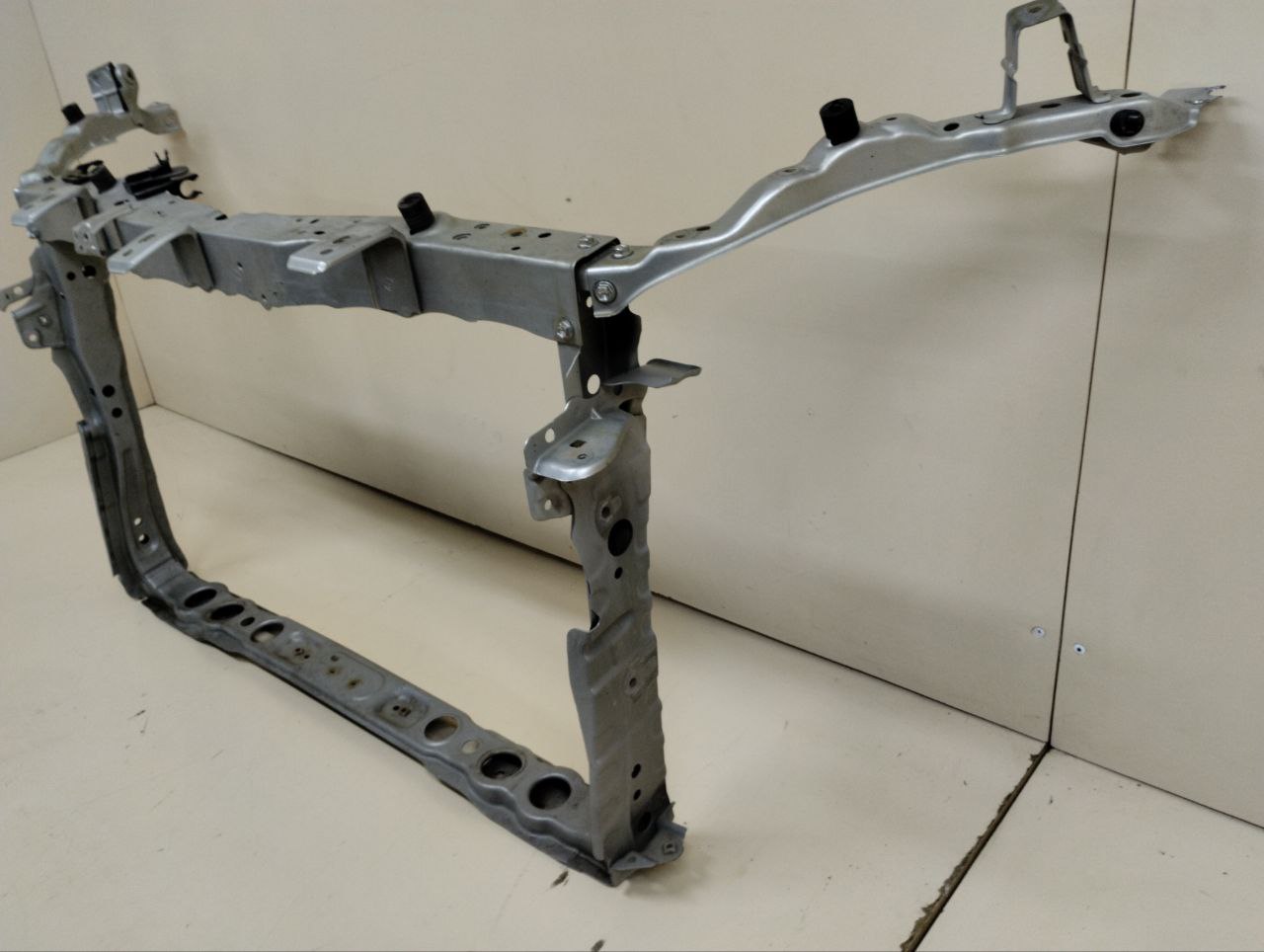 Панель передняя Toyota Auris (E150) 2006-2012 Панель передняя Toyota Auris (E150) 2006-2012