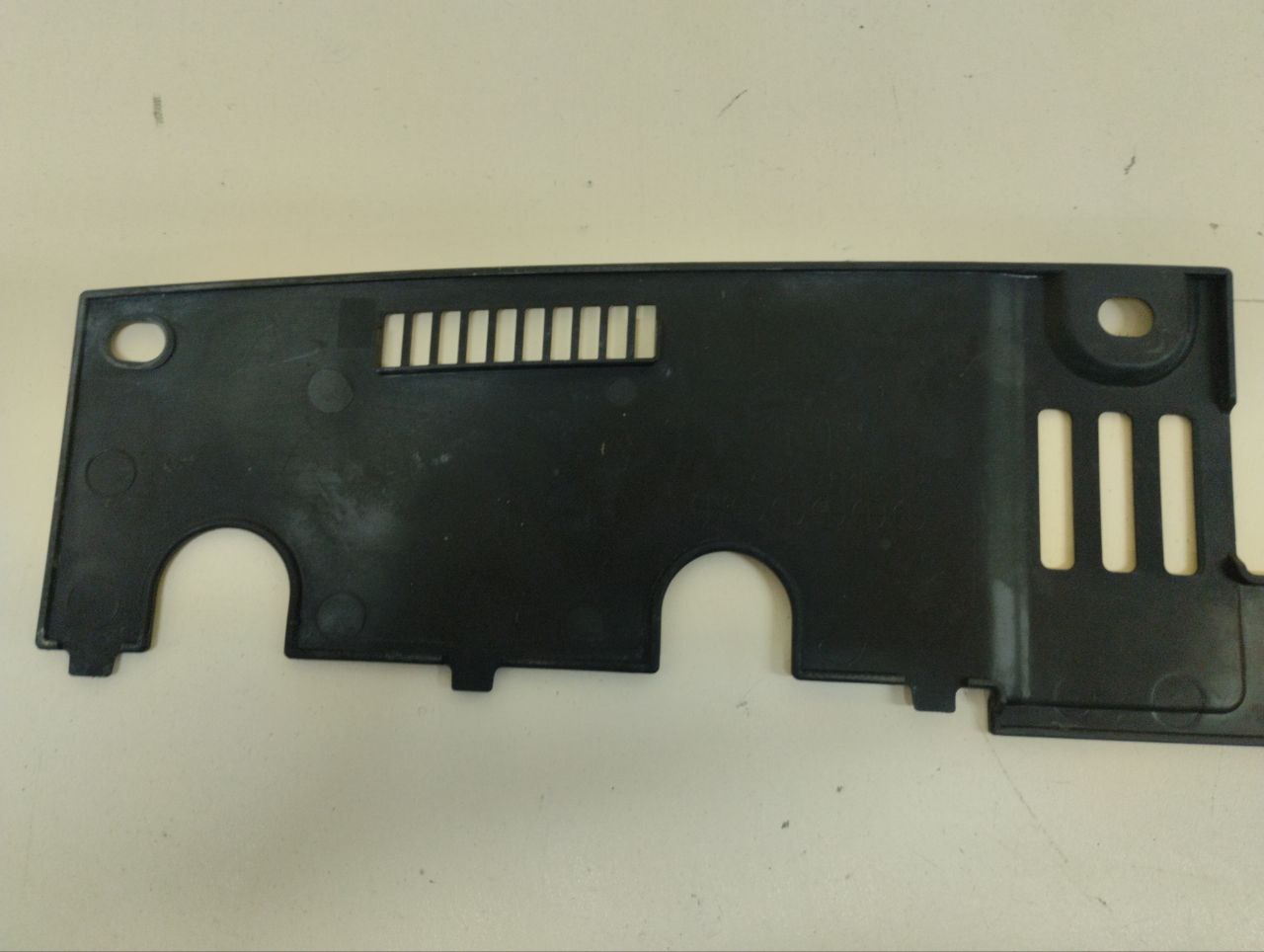 Кожух замка капота Mazda Mazda 3 (BM) 2013-2016 Кожух замка капота Mazda Mazda 3 (BM) 2013-2016
