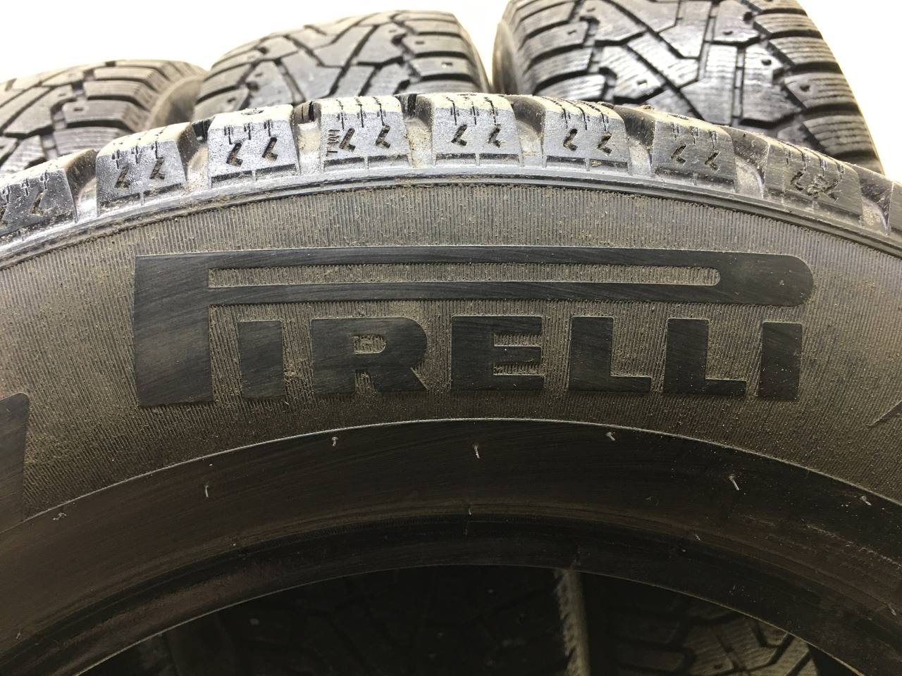 Шины к-кт R17 Зимние шипованные Pirelli ICE zero