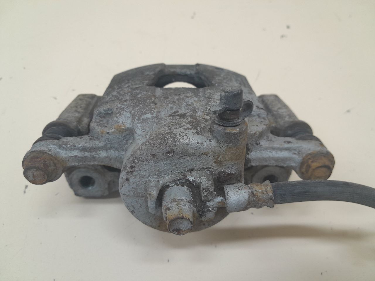 Суппорт передний правый Chevrolet Aveo T200 2003-2008